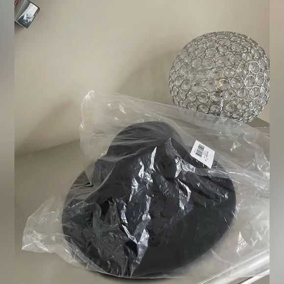 Black/Red Fedora - Picture 10 of 10